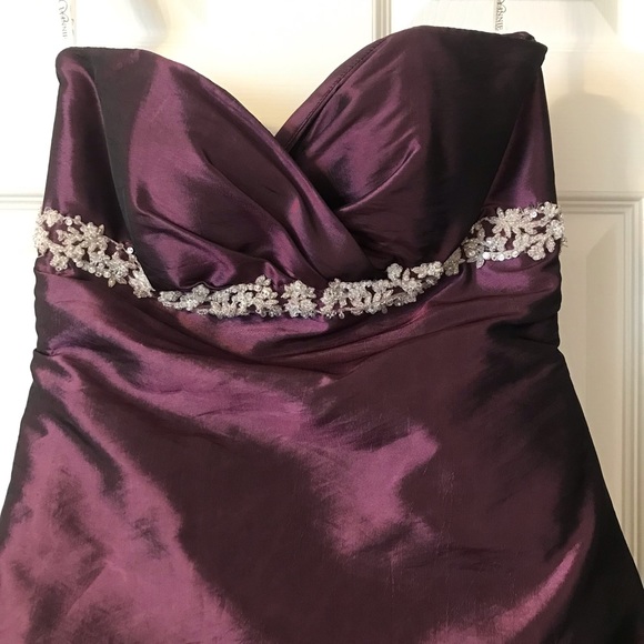 Formal dress - Picture 7 of 7